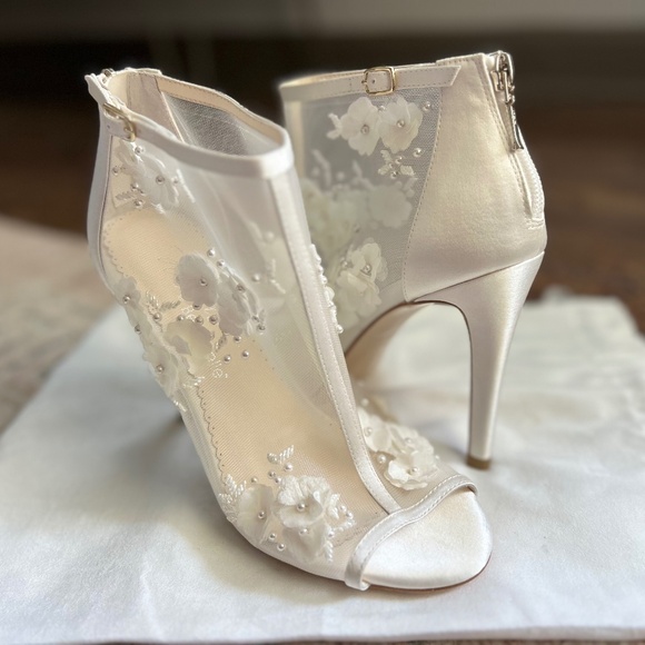 Bella Belle by Joy Proctor - Picture 6 of 14